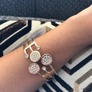 🔅HP🔅 Gold Tone Bracelet with stones